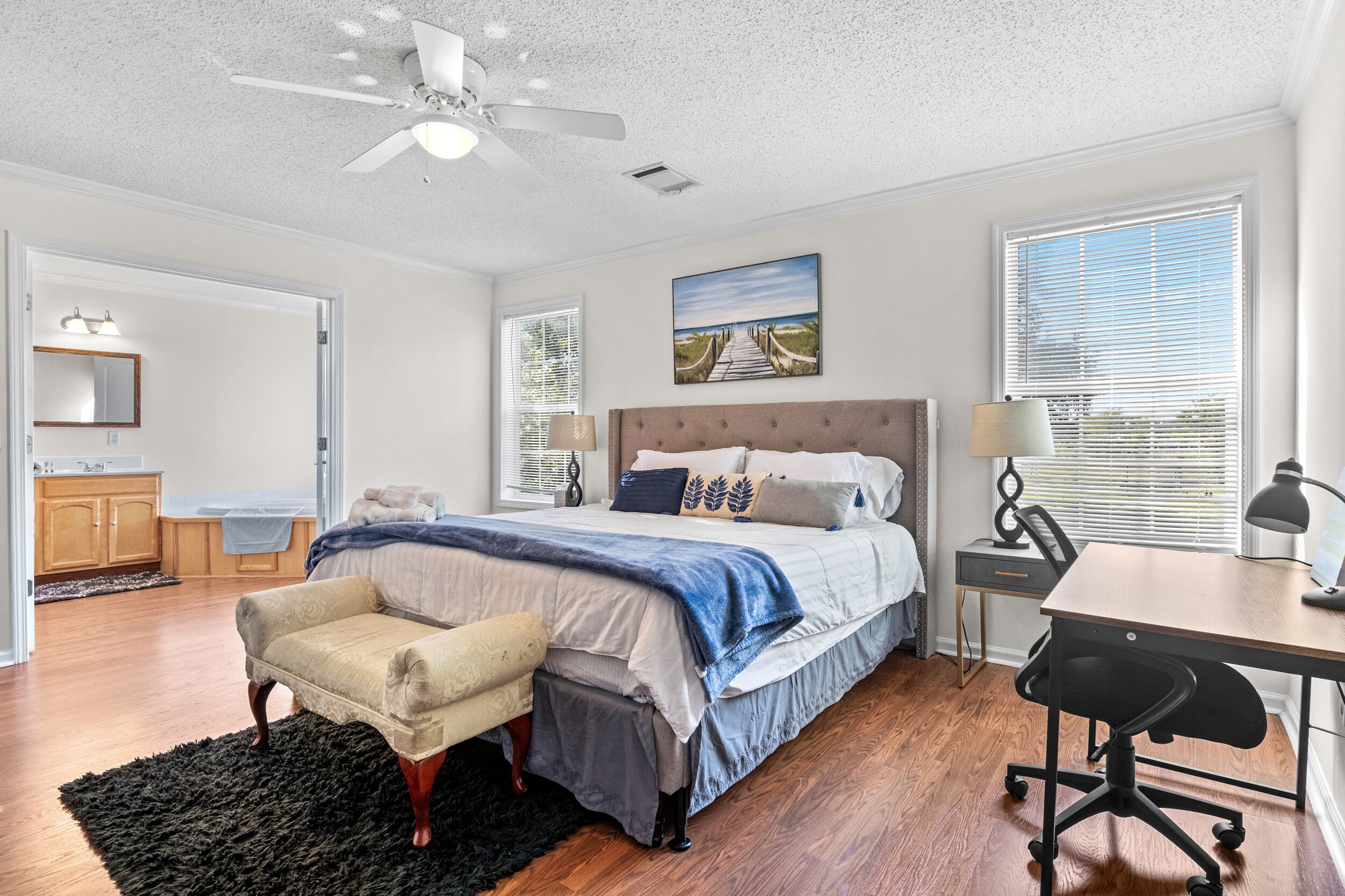 3 Schlafzimmer, Schreibtisch, Bügeleisen/Bügelbrett, kostenloses WLAN