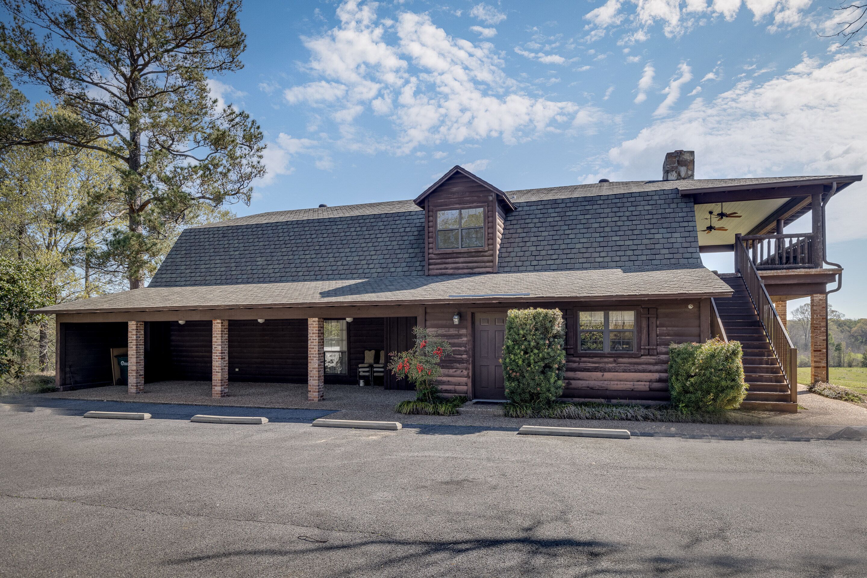 The Lodge- Everyone can sleep under one roof! 10 min to Ruston