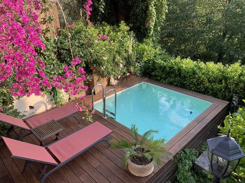 Charming atypical house in medieval village, near beaches