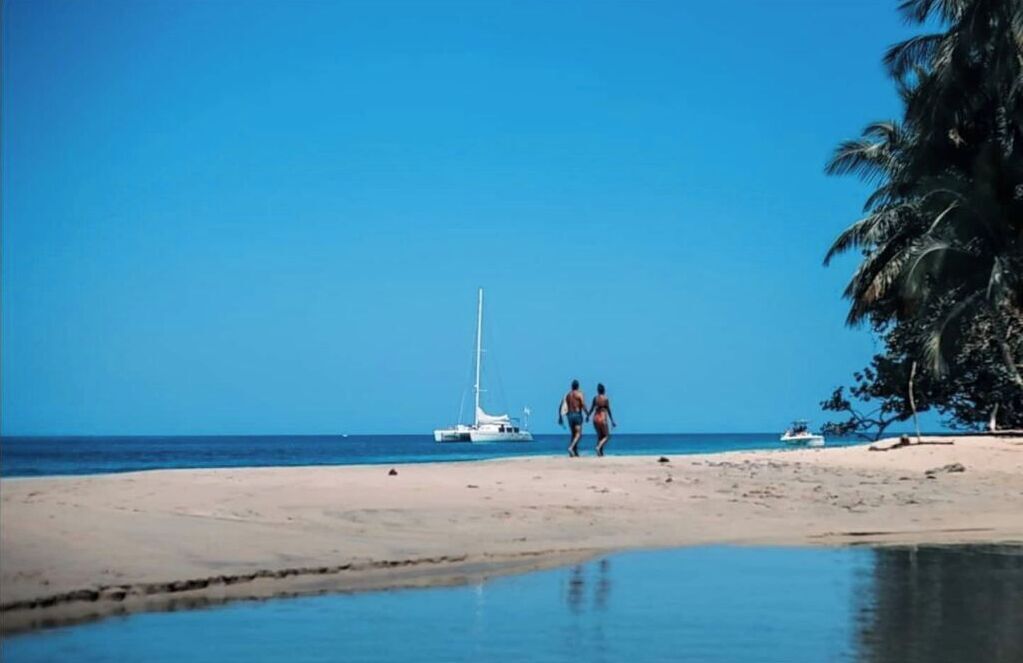 Solsenger og strandhåndklær