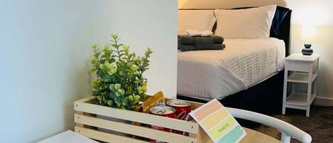 1 soverom, strykejern/-brett, wi-fi (inkludert) og sengetøy