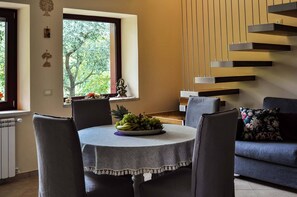 Dining - Brindavan cottage, an 18th century cottage, nature, relaxation and privacy (Concerviano)