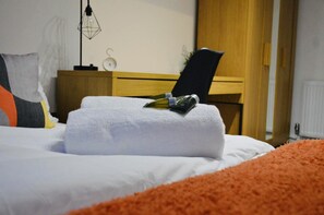 Apartment, Multiple Beds | 3 bedrooms, iron/ironing board, free WiFi, bed sheets - Stunning 3-bed Ground Floor Apartment in Coventry (Coventry)