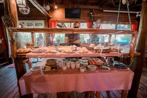 Free daily buffet breakfast - Dunas del Este (Punta Colorada)