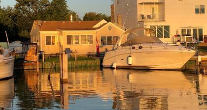 Lake StClair Belvedere bay hot tub 2 boat wells fishing paddle boards, kayak