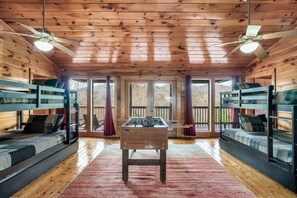 7 bedrooms, iron/ironing board, travel cot, free WiFi