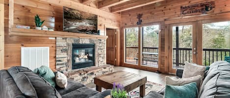 Televisión, chimenea, videojuegos y futbolito