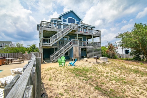 1426 - Pelican's Lantern, 6-bed 5.5-bath Corolla, NC, pet friendly, private pool