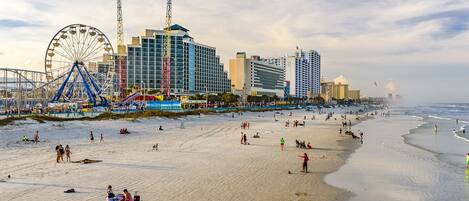 Ubicación a pie de playa, tumbonas y toallas de playa
