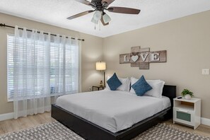 4 habitaciones, tabla de planchar con plancha, cuna de viaje y wifi 