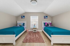 4 Schlafzimmer, Bügeleisen/Bügelbrett, Reisekinderbett, WLAN