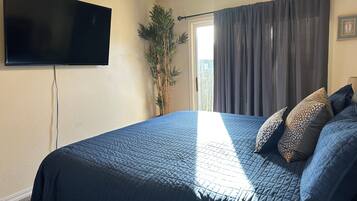 3 chambres, bureau, Wi-Fi gratuit, draps fournis