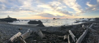 Dock Walk 1- Cozy 3 bed/2 bath near beaches