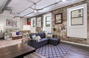 TV, Netflix, streaming services