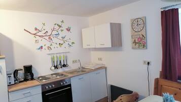 Réfrigérateur, four, grille-pain