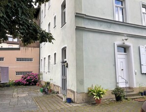 Exterior - Centrally located large apartment (1st floor) - free parking space included (Bamberg)