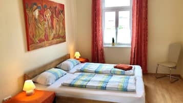 Iron/ironing board, free WiFi, bed sheets