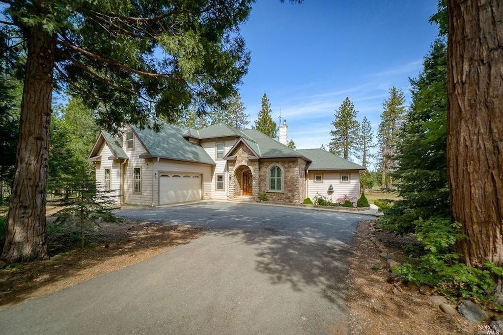 Stunning House with Hot Tub on 25 acres
