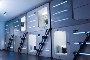 Cubrecamas, wifi gratis y ropa de cama