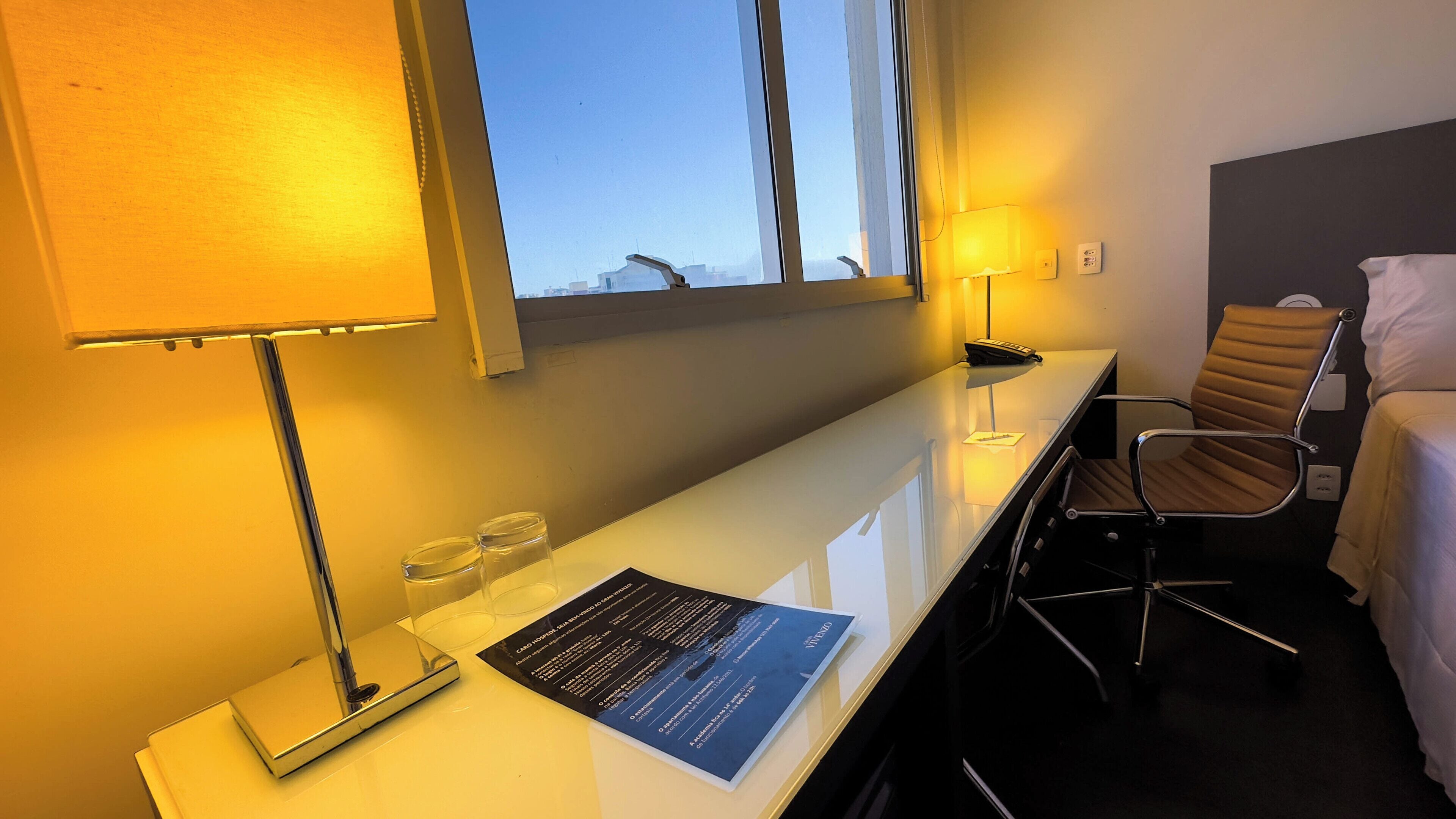 gran vivenzo com 2 camas de solteiro pcd com kit cortesia | 1 bedroom, minibar, in-room safe, desk