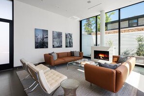 Interior - Downtown Healdsburg Luxury Glass Pavilion (Healdsburg)