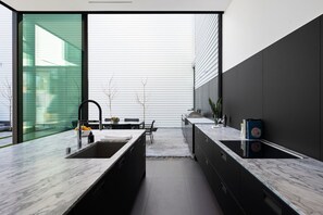 Fridge, microwave, oven, stovetop - Downtown Healdsburg Luxury Glass Pavilion (Healdsburg)