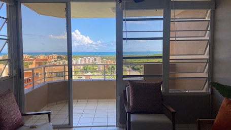Interior. Apartment with ocean view near Ceiba FerryTerminal