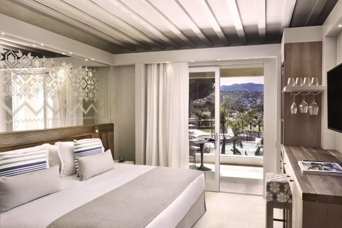 Ropa de cama hipoalergénica y minibar