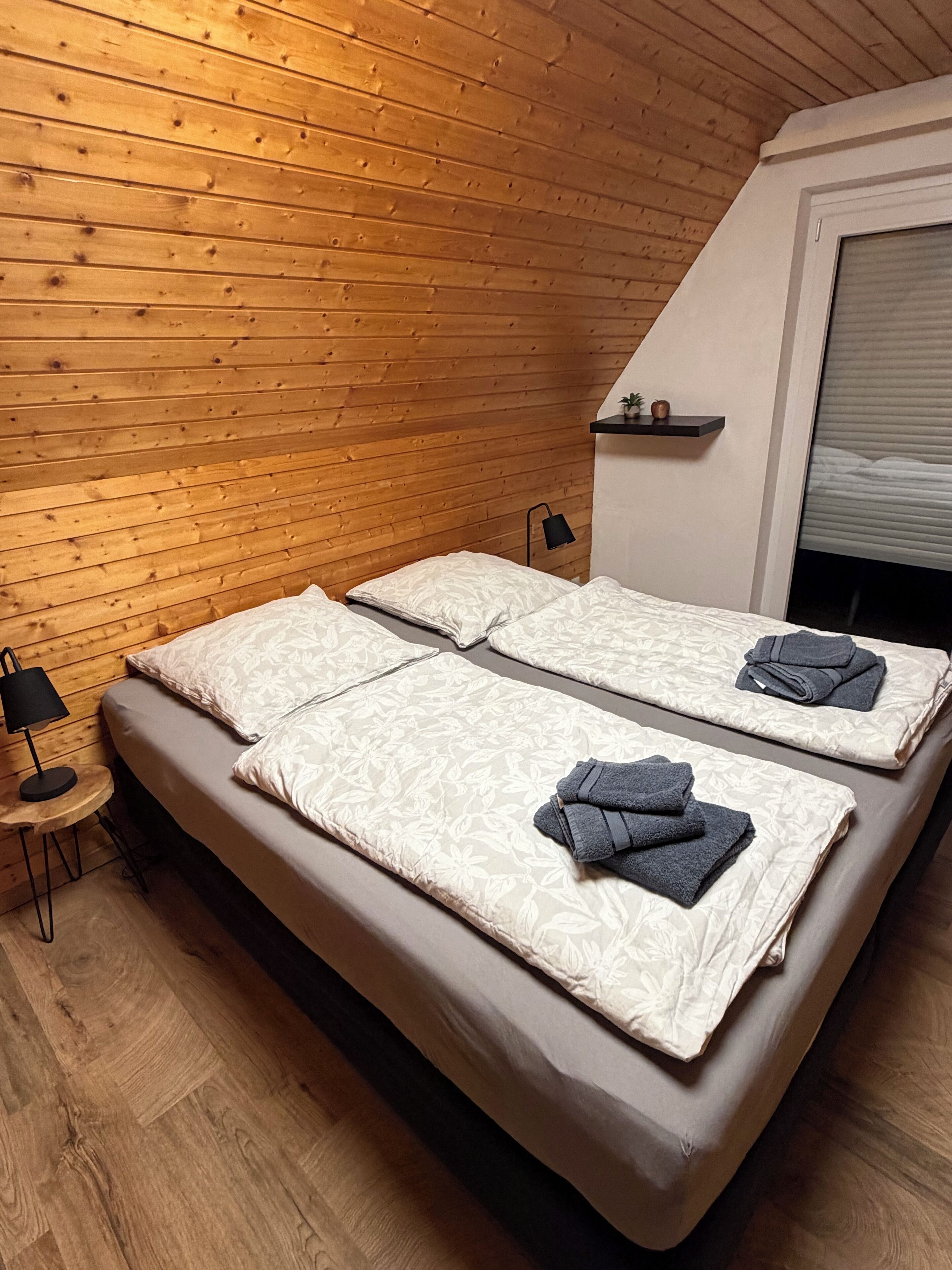 3 Schlafzimmer, Reisekinderbett, kostenloses WLAN, Bettwäsche