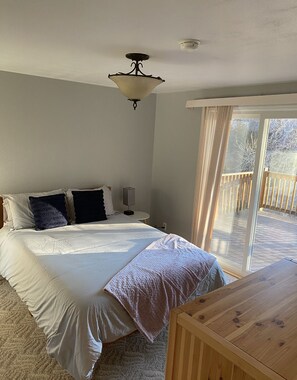 4 室のベッドルーム、アイロン / アイロン台、WiFi、ベッドシーツ