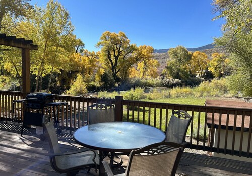 4-bedroom Home - Patio Overlooking the Wind River