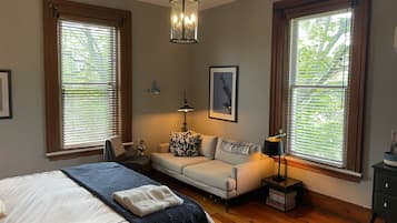 Signature Room, 1 King Bed, Lake View, Corner | Premium bedding, minibar, individually decorated, individually furnished