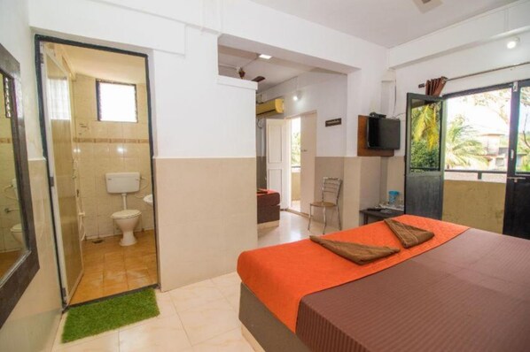 View from room - Goroomgo Travellers Inn Goa (Panaji)