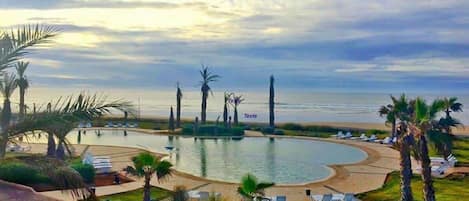 Piscine couverte, piscine extérieure