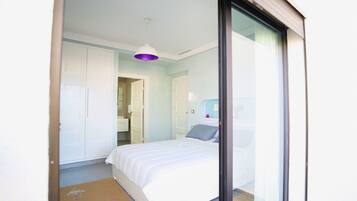 3 bedrooms, free WiFi, bed sheets