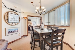 Dining - Silver King 402 | 150 Yards to Lifts | Fireplace | Kitchen | Mountain View | Pool & Hot Tub (Park City)