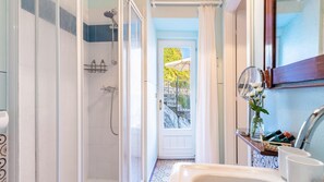 Villa | 3 bedrooms, WiFi - Villa Rivetta 6 2 in Santa Maria Rezzonico (San Siro)