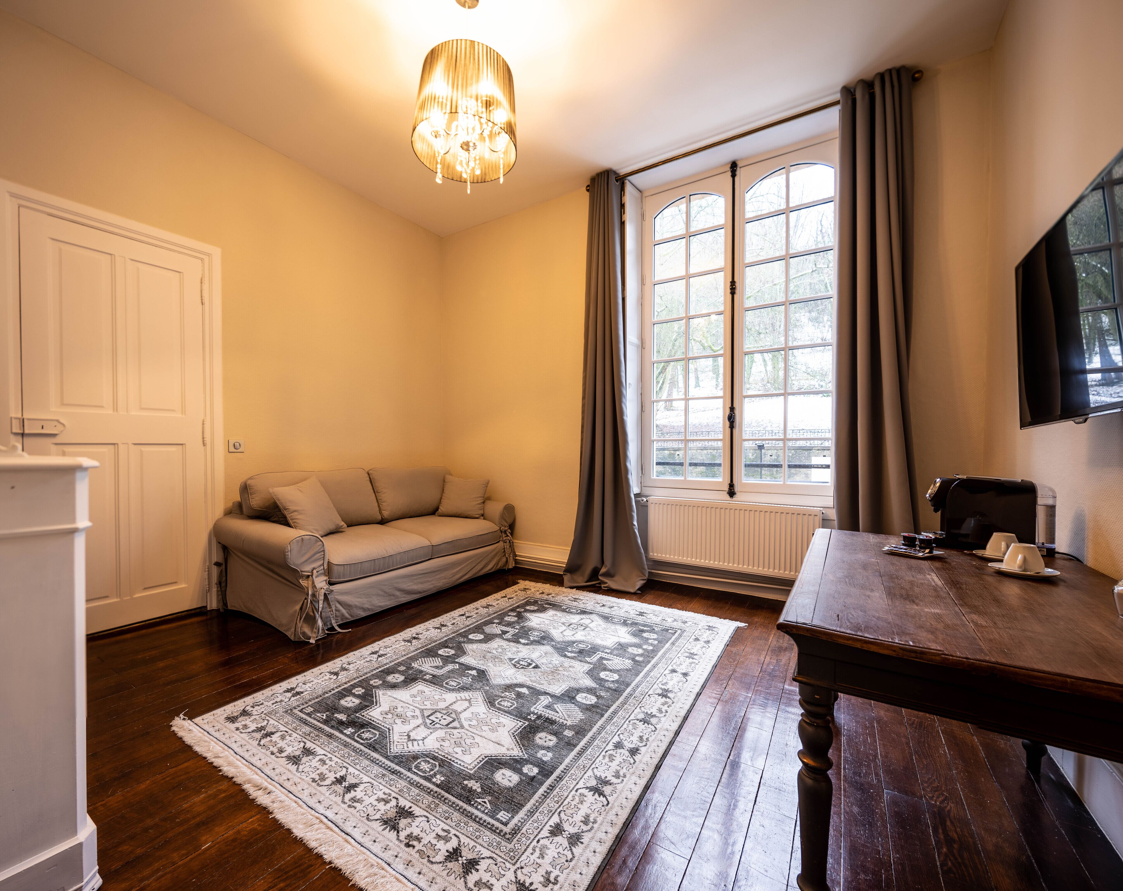 suite, non smoking | 1 bedroom, minibar, in-room safe, blackout curtains