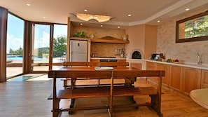 6 bedrooms