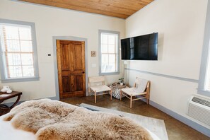 Individuelt dekorert, individuelt innredet og strykejern/-brett