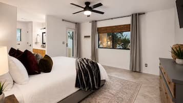 4 bedrooms, desk, iron/ironing board, travel crib