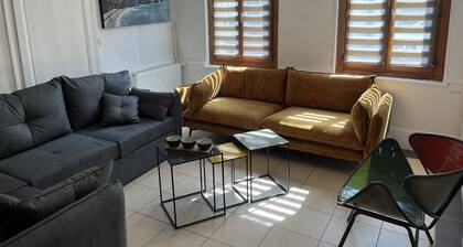 Large fisherman's house, 4 bedrooms and 1 interior courtyard, close to the sea!