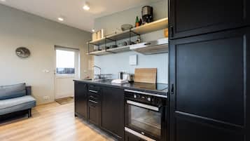 Comfort Cabin, 1 Double Bed with Sofa bed, Hot Tub (7A) | Private kitchen | Full-size fridge, microwave, toaster, highchair