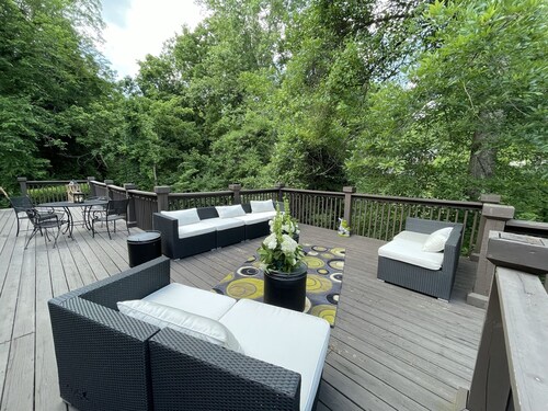 Kentucky Derby Rental. Premier location,  fantastic classic home