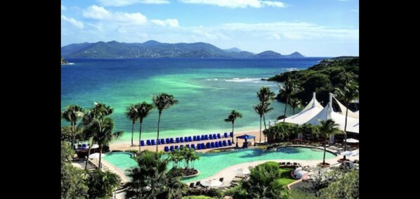 Beach nearby, sun loungers, beach towels