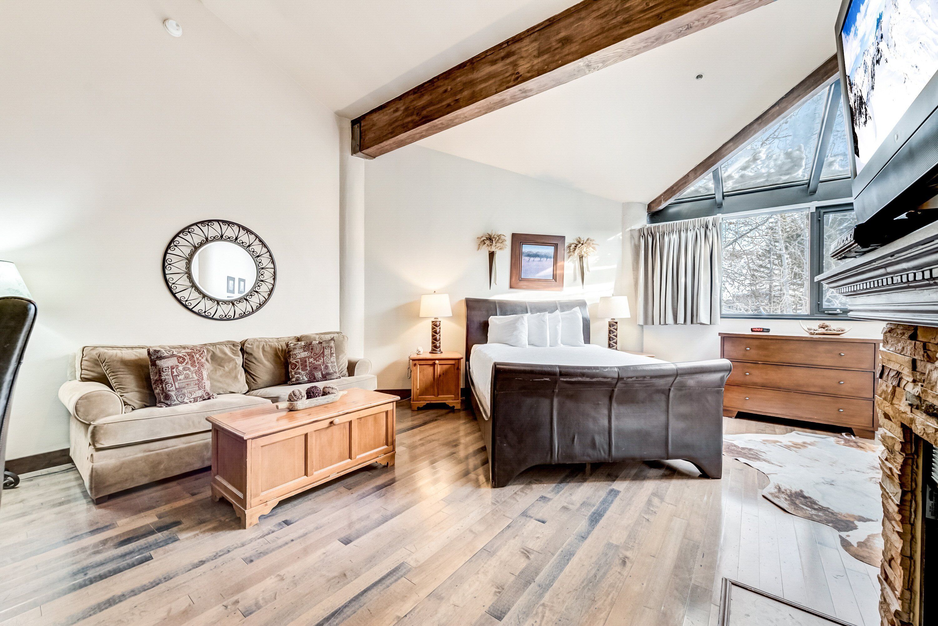 Living Area w/ Queen Bed and Sleeper Sofa