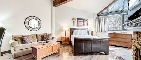 1 slaapkamer, een strijkplank/strijkijzer, gratis wifi, beddengoed