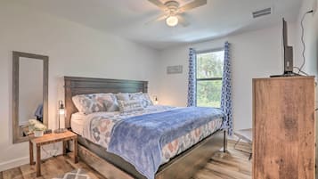 2 bedrooms, iron/ironing board, internet, bed sheets