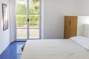 2 bedrooms, bed sheets - M080 - Marcelli, three-room apartment with garden at Residence MareVerde (Marcelli)