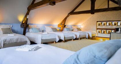 L'orangerie dans le parc du chĂąteau de Chazelpaud